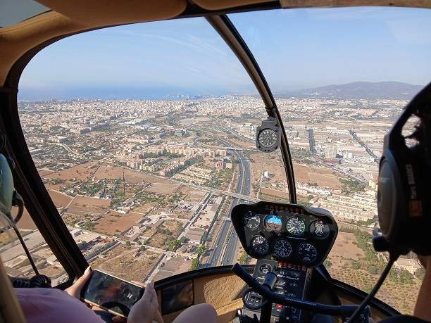 helikopter-fliegt-ueber-mallorca